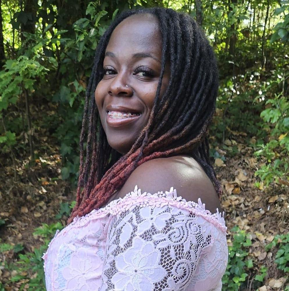 Meet your Posher, Keona